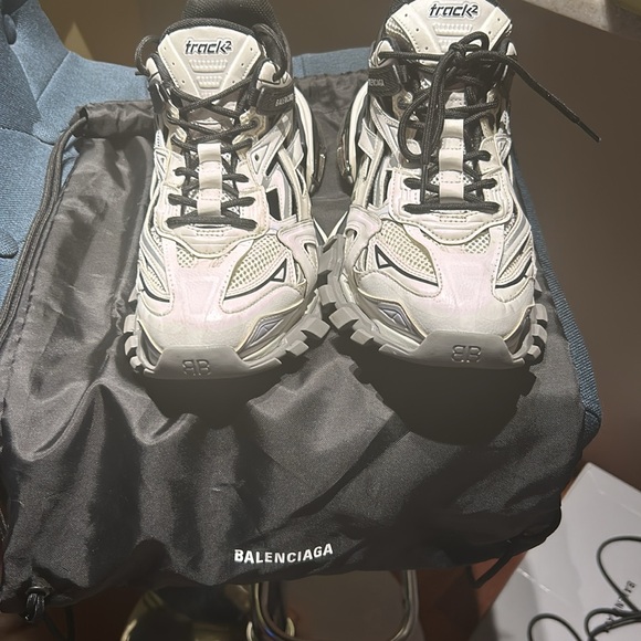 Gentle used - Picture 2 of 3